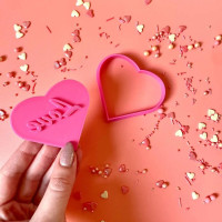 Формочка-вирубка для пряників Love